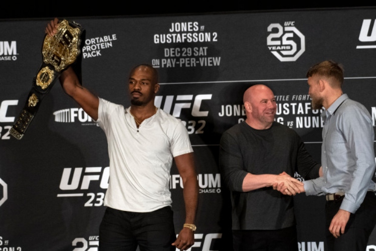 Jon Jones offers to relinquish UFC title as Dana White spat continues