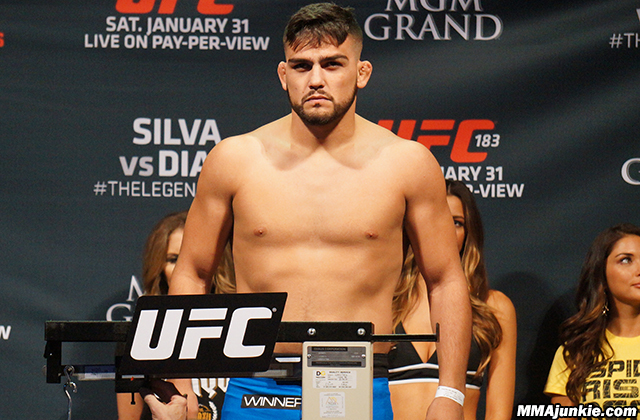 UFC 205 loses main card fight due to weight cutting issues