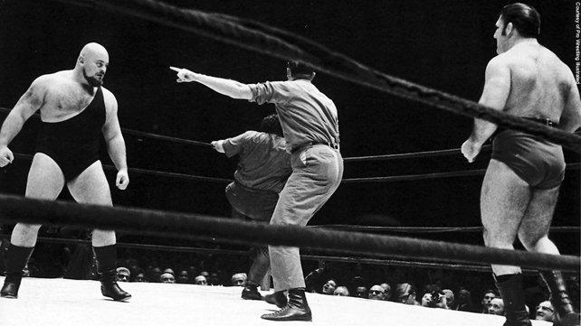 Daily Pro Wrestling History (01/18): Ivan Koloff defeats Bruno Sammartino to win WWWF World title