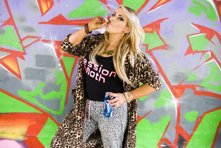 Session Moth Martina signs with Ring of Honor