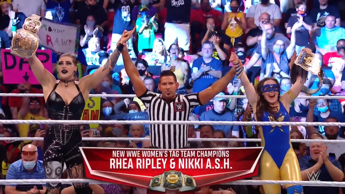 Women’s Tag Team titles change hands on WWE Raw