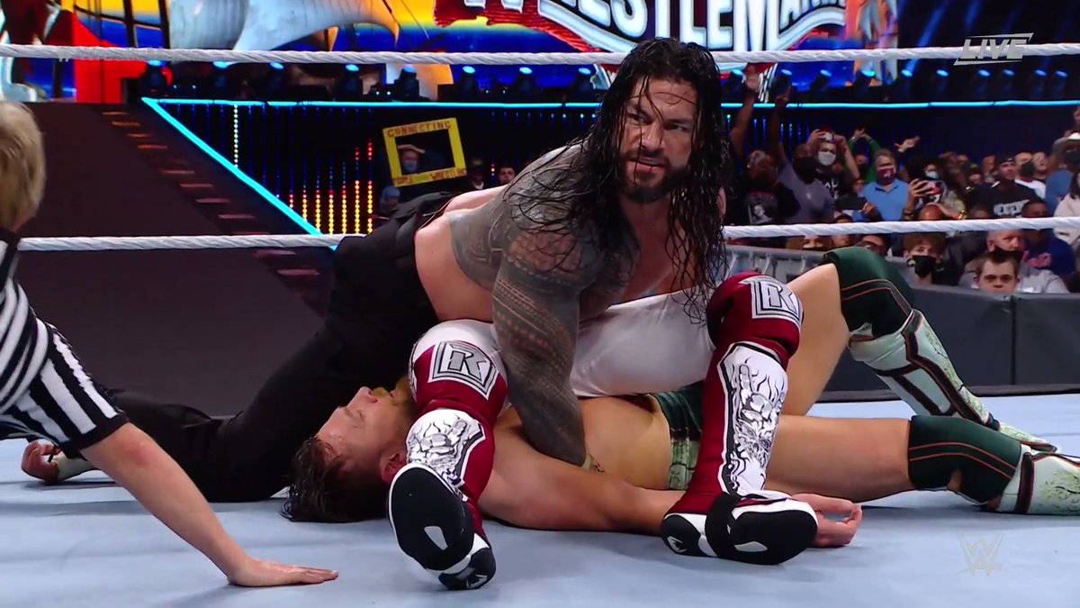 Roman Reigns retains Universal title at WWE WrestleMania 37