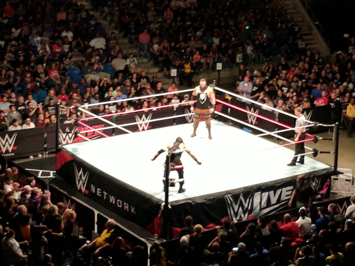 WWE Arlington, TX, live results: Reigns vs. Strowman