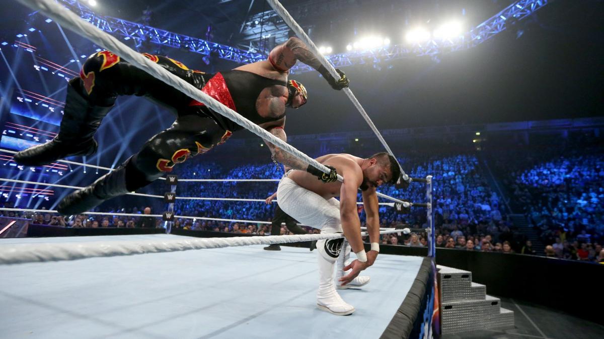 WWE SmackDown video highlights: Rey vs. Almas, Nikki Cross appears