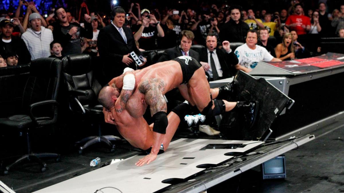 Daily Pro Wrestling History (01/27): The Rock defeats CM Punk to win WWE title