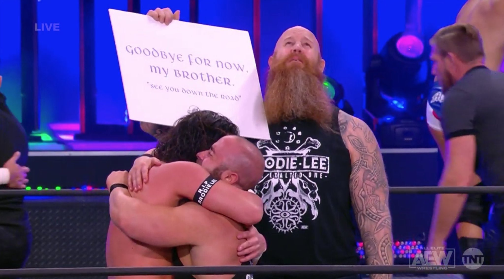 Erick Rowan appears on AEW Dynamite Brodie Lee tribute show