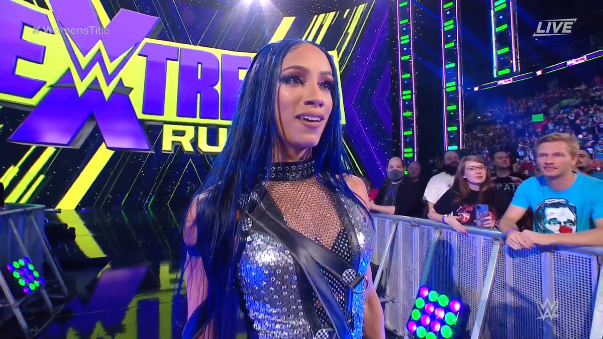 Sasha Banks returns at WWE Extreme Rules