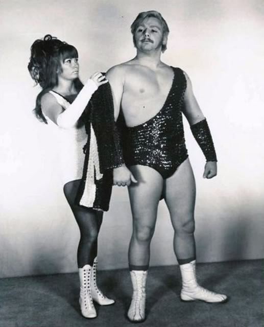 Wrestling Weekly: Mauro & Josh, Getting Started as a Wrestling Announcer, Mailbag