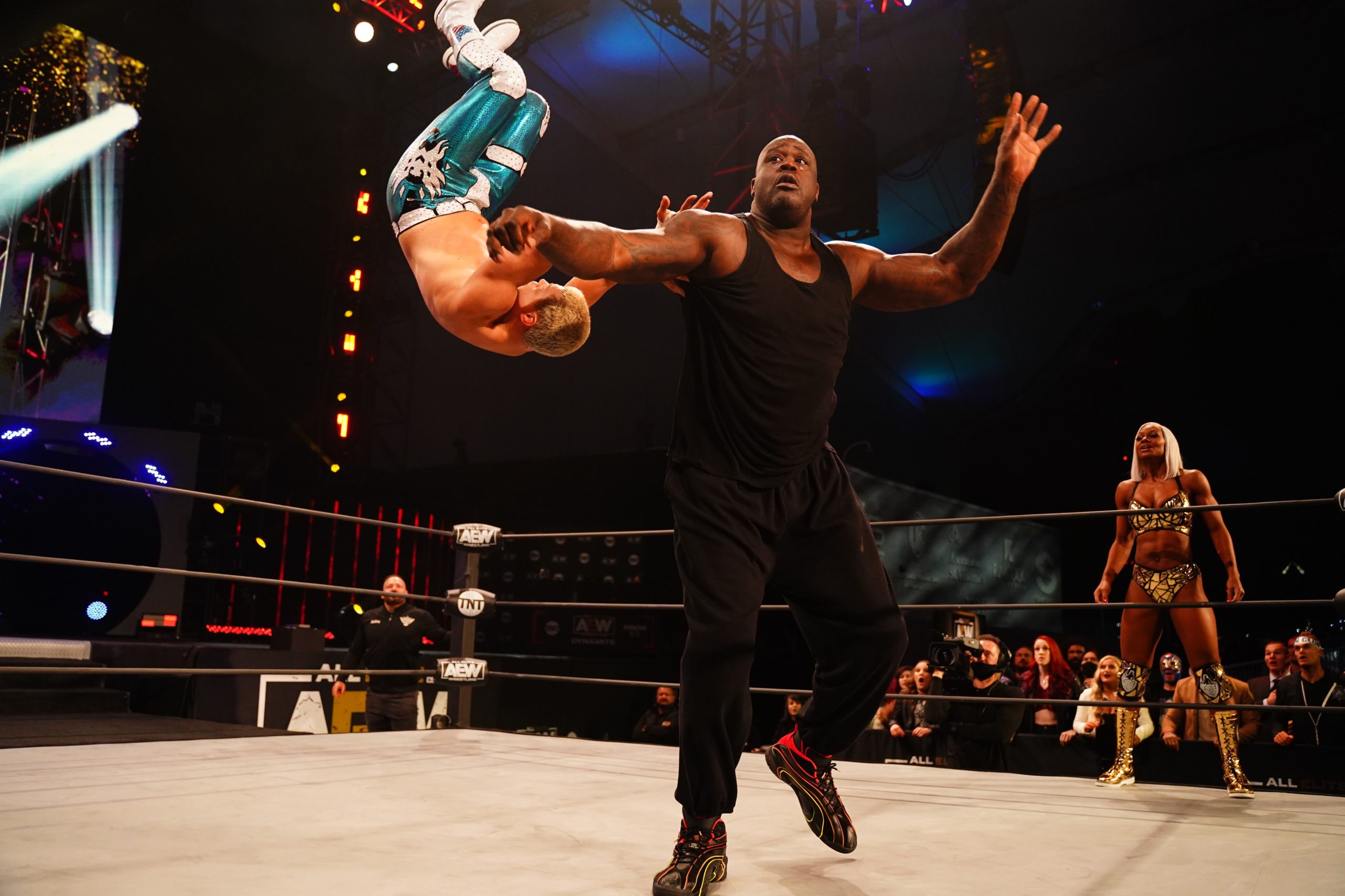 Shaq says he’ll be wrestling again this summer