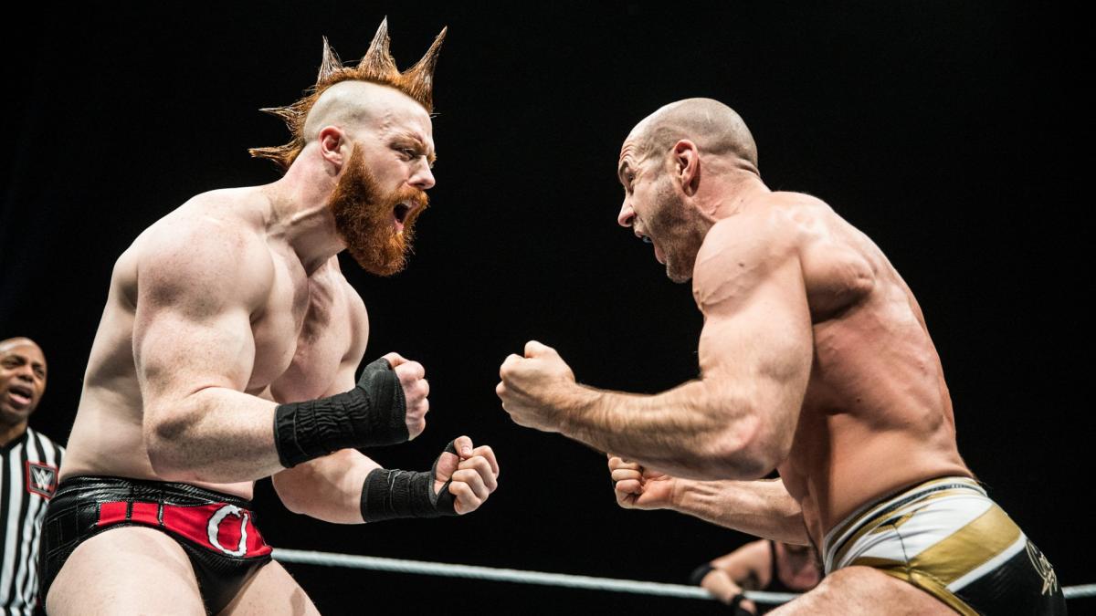 WWE Hamburg, GER, live results: The Bar vs. New Day vs. Shield