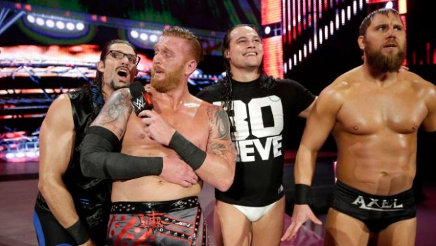 WWE Main Event results: #SocialOutcasts go viral in Laredo