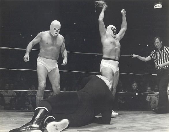 December 16, 2002 Observer Newsletter: Life and career of Mr. Wrestling Tim Woods, more