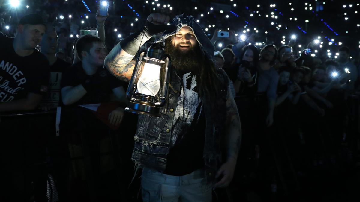 WWE Stuttgart, GER, live results: Reigns & Rollins vs. Wyatt & Joe