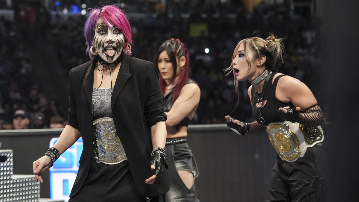 Report: Asuka signs new long-term WWE contract
