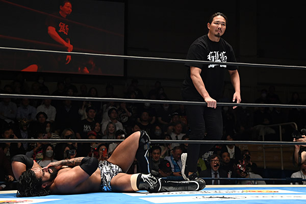 NOAH’s Jake Lee attacks Tetsuya Naito at NJPW Road to Dontaku