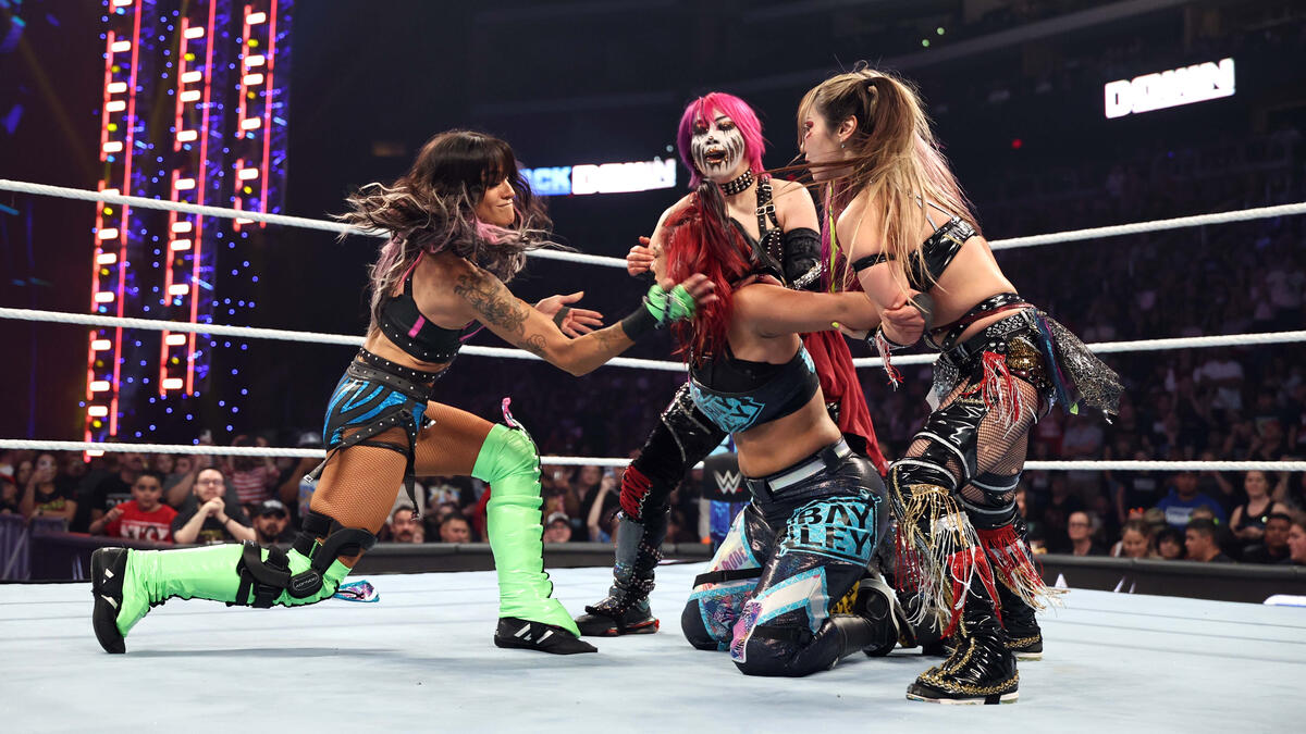 Bayley to face Dakota Kai on WWE SmackDown next week
