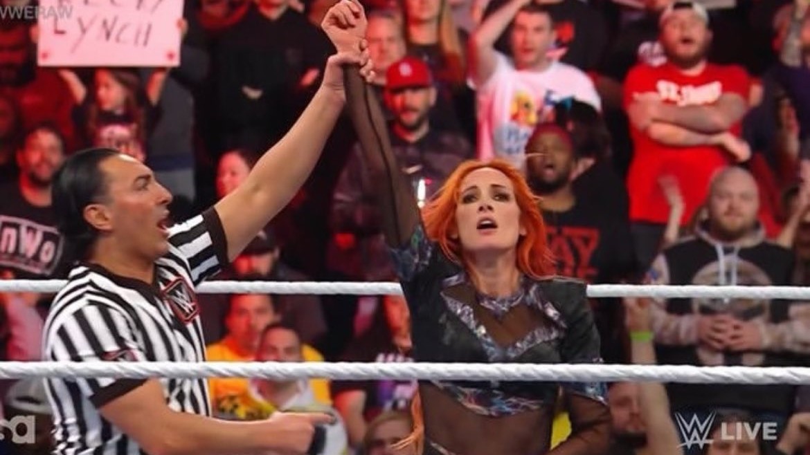 Becky Lynch qualifies for WWE Elimination Chamber match