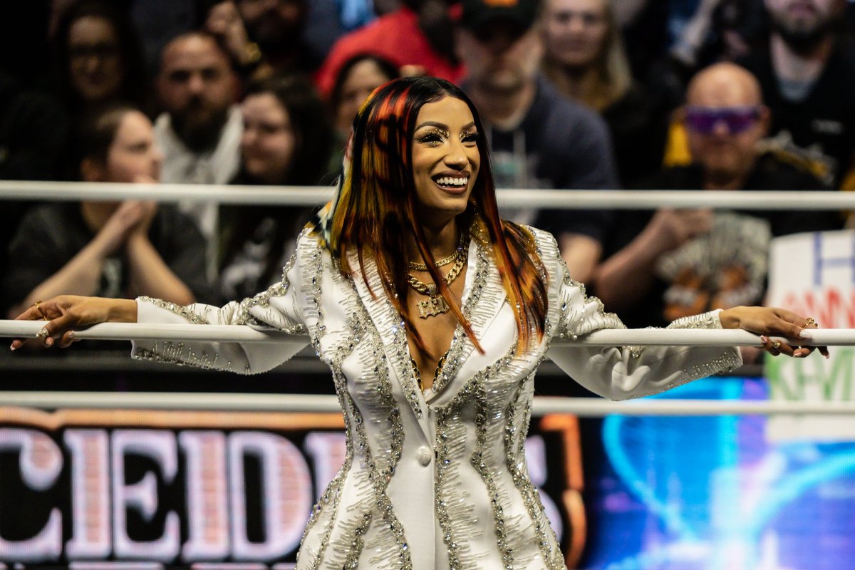 Mercedes Mone reacts to Bayley, Naomi, Tamina attending AEW Big Business