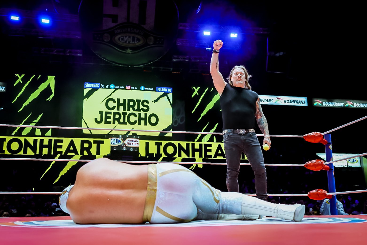 Chris Jericho makes surprise CMLL appearance, attacks Mistico