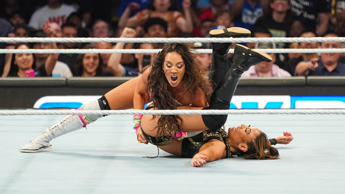 Chelsea Green vs. Michin dumpster match official for October 4 WWE SmackDown