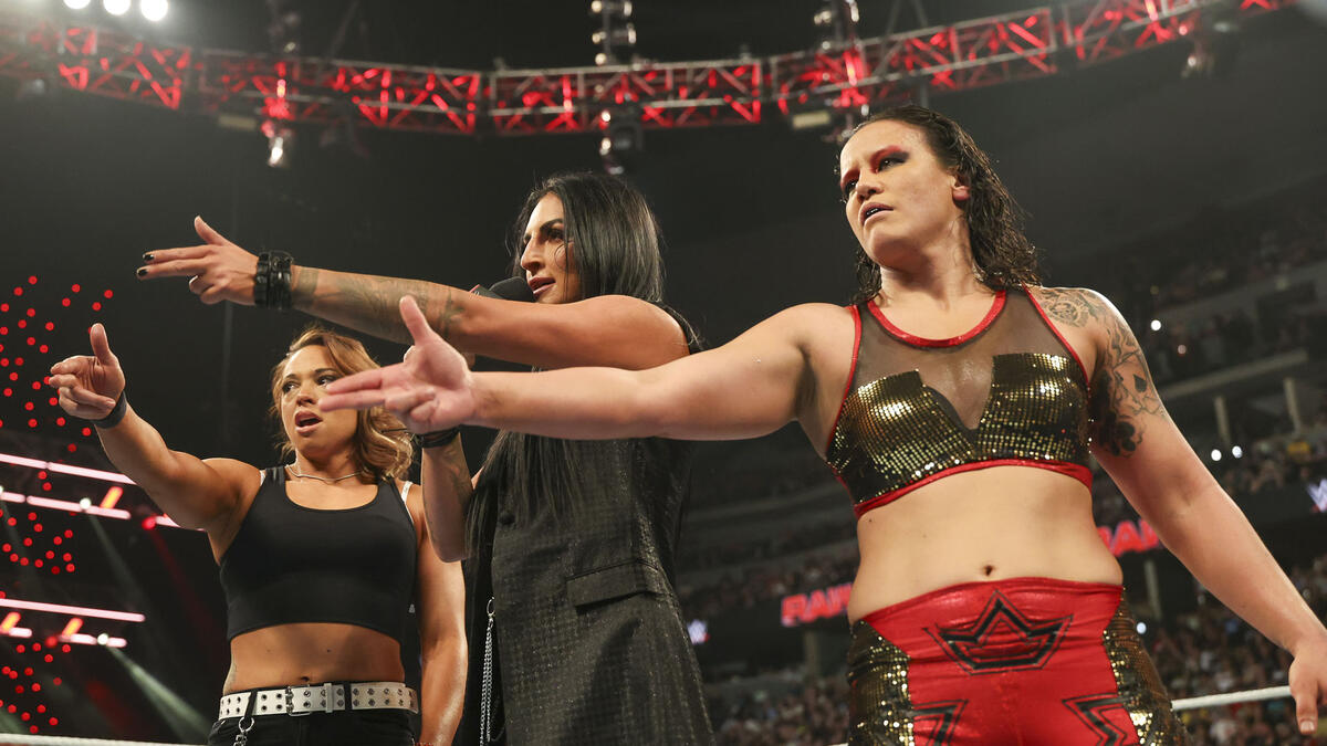 Shayna Baszler signs new WWE contract