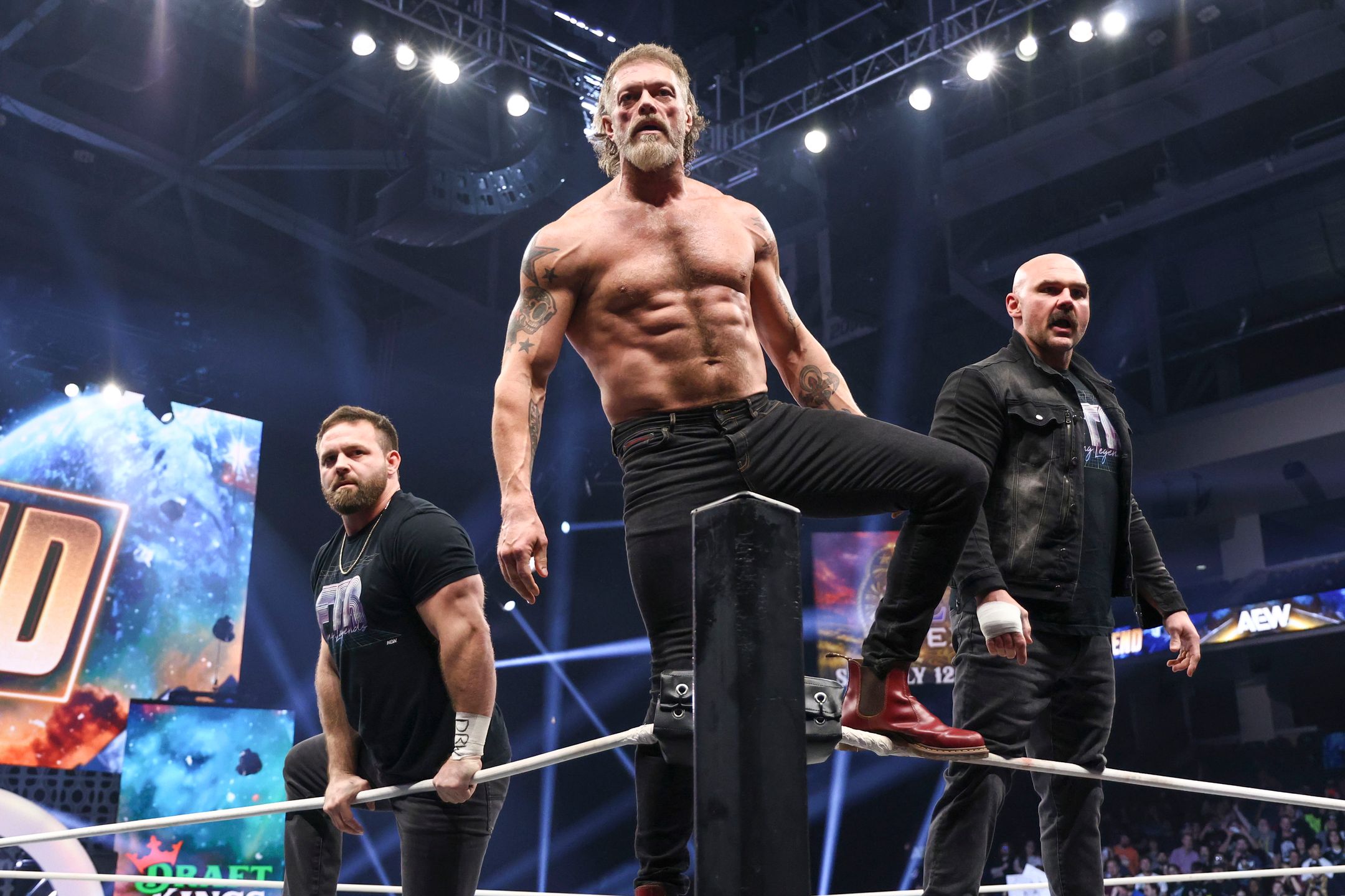 Subscriber exclusive: Bryan Alvarez’s AEW Worlds End, WWE SmackDown reports