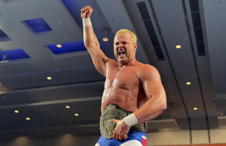 Davey Boy Smith Jr. loses AJPW Triple Crown to Jun Saito