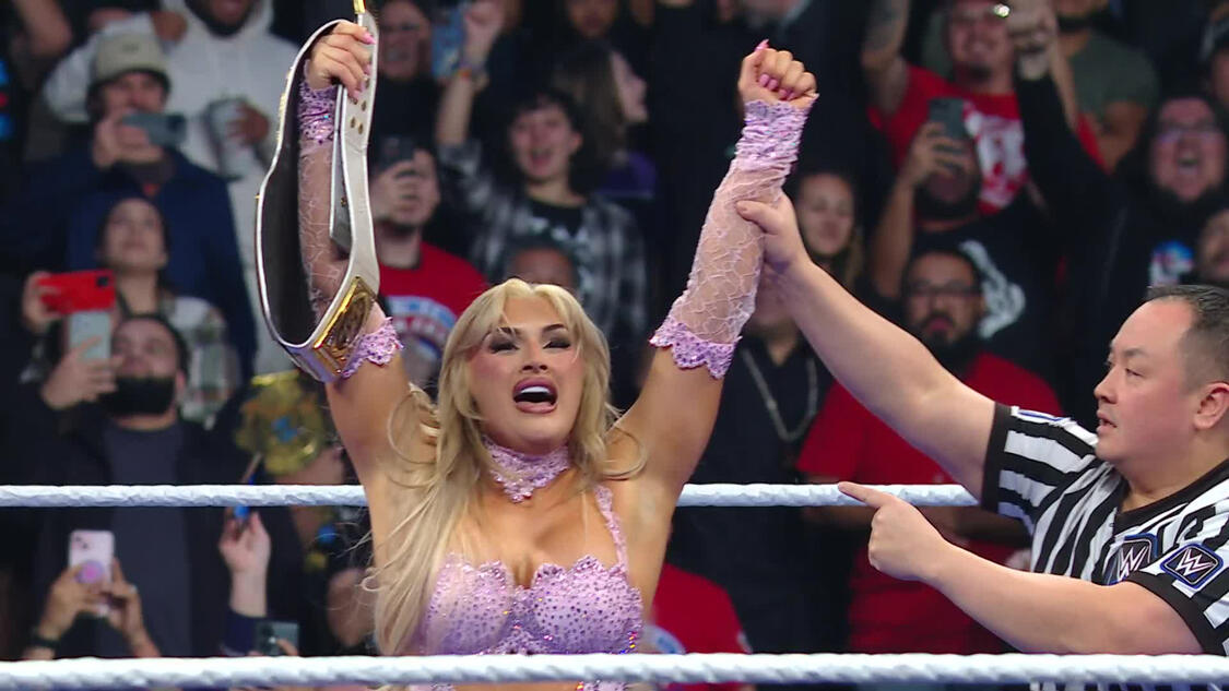 Tiffany Stratton cashes in, wins WWE Women’s Championship