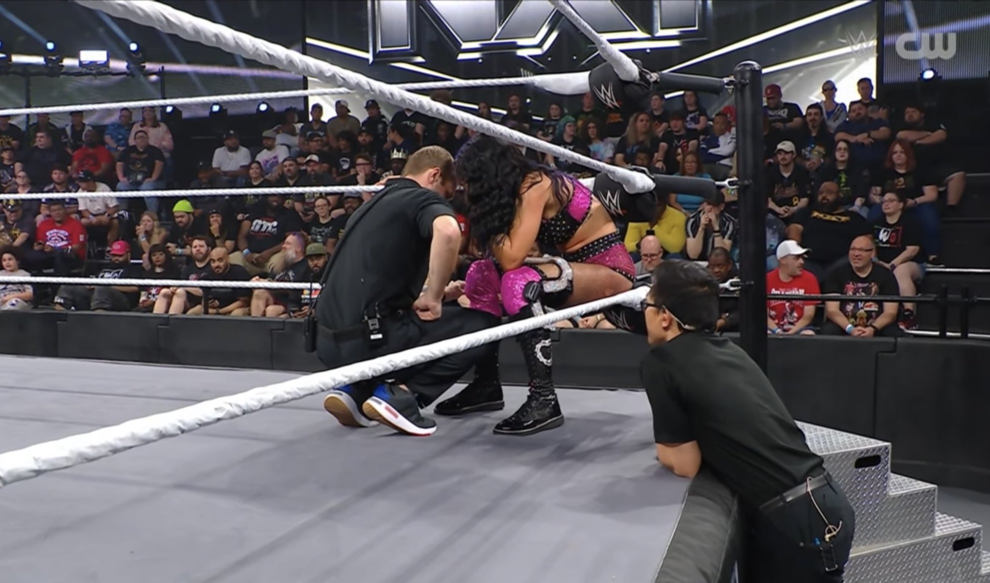 Cora Jade match stopped on WWE NXT due to injury