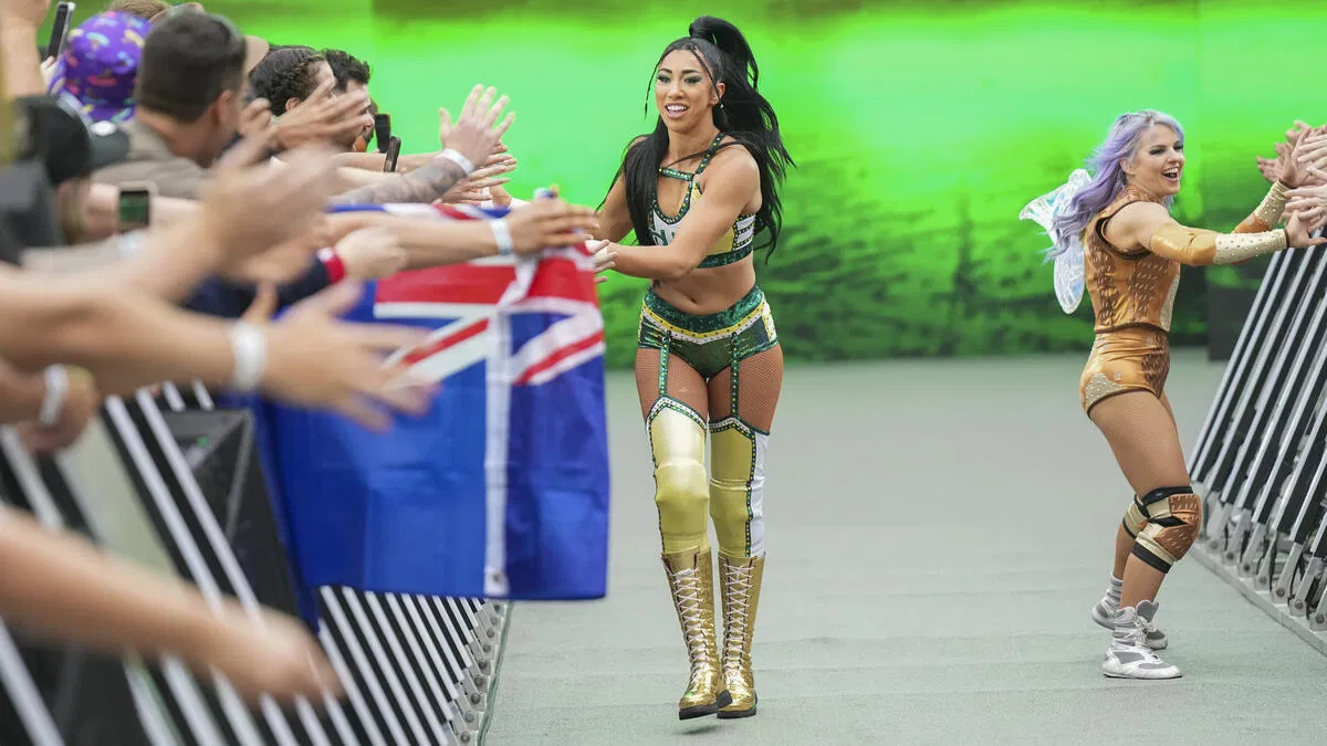 Indi Hartwell announces engagement