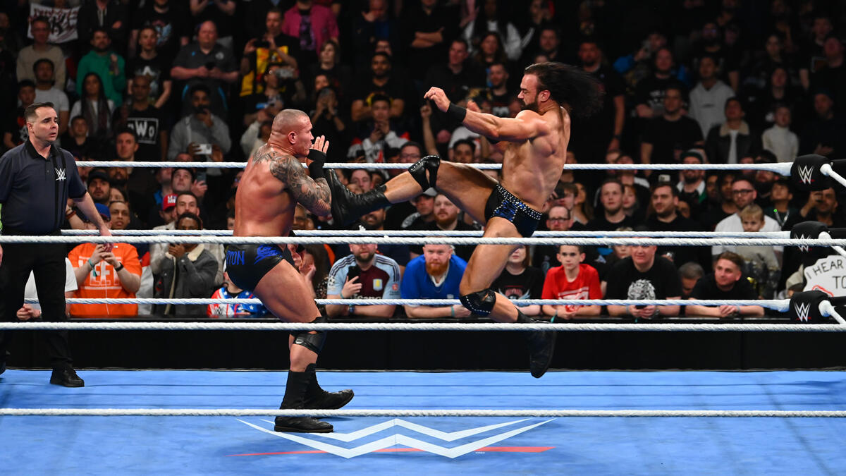 WWE SmackDown viewership drops, 18-49 demo rating up