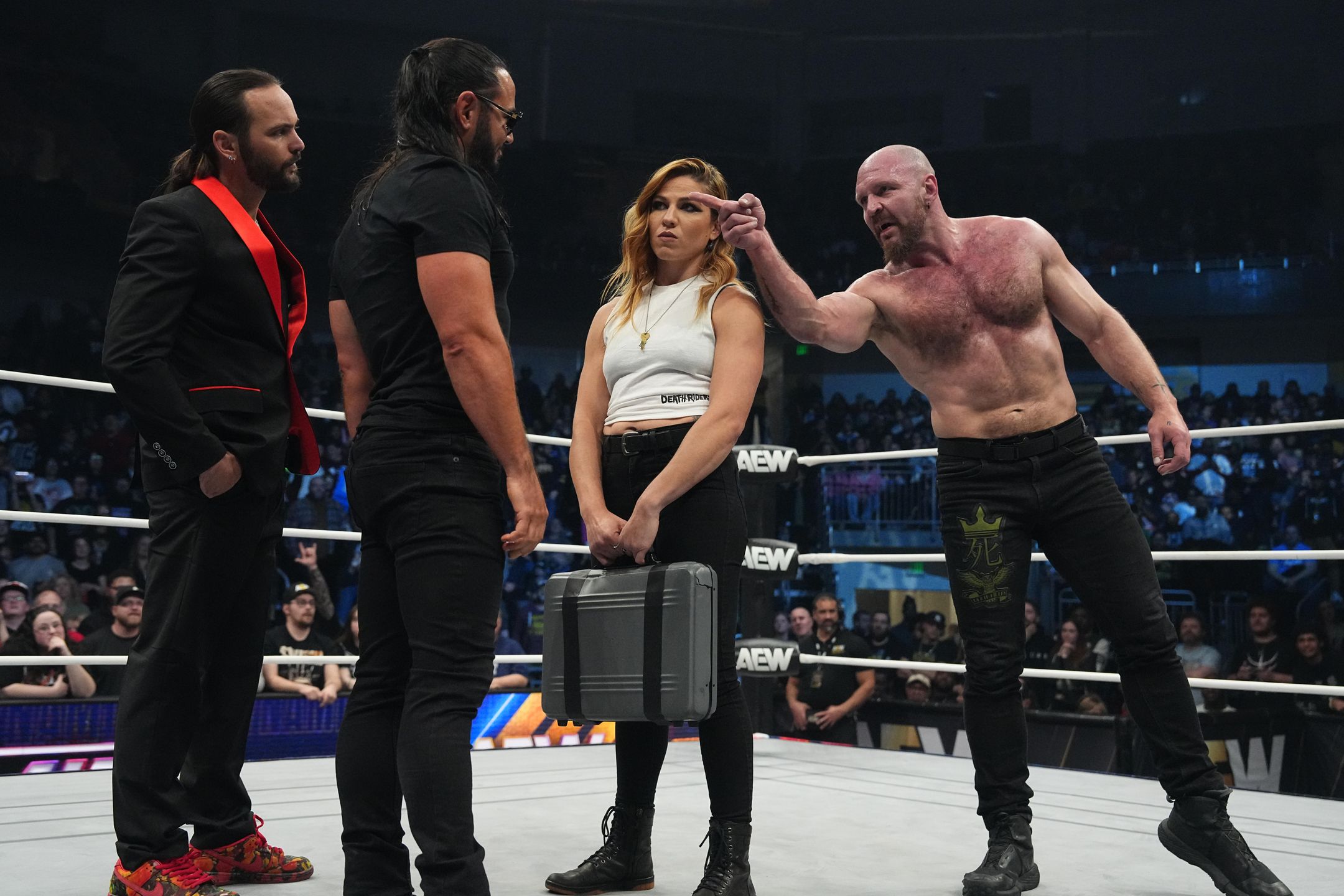 WOR: AEW Dynamite & NXT recaps, WWE Hall of Fame inductees, news