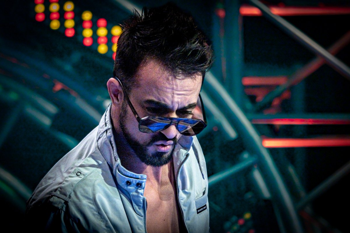 Peter Avalon recovering from shoulder surgery