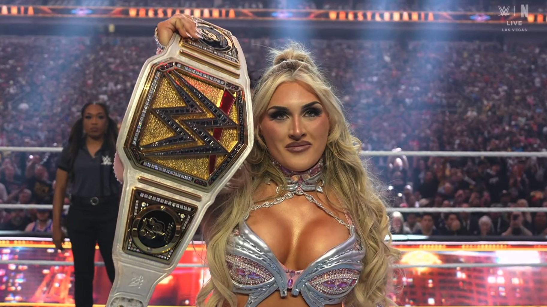 Tiffany Stratton retains over Charlotte Flair at WWE WrestleMania 41