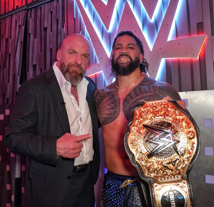 Jey Uso taps out Gunther to win WWE World Heavyweight Championship