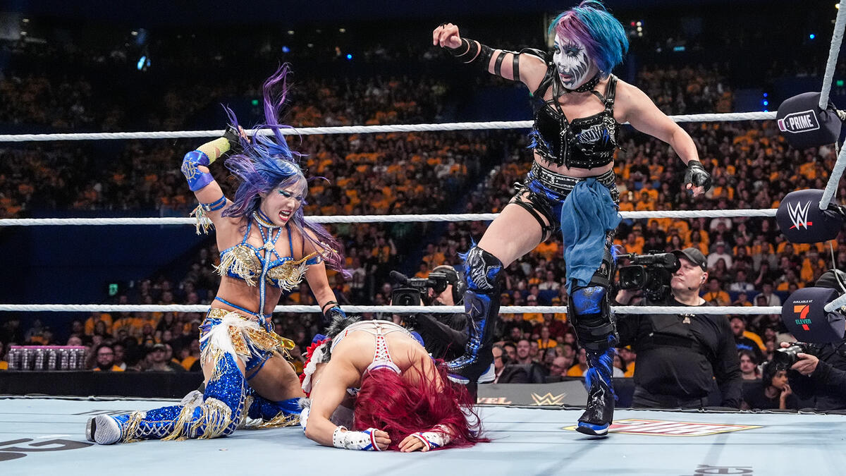 Another WWE star gets old theme music back on Raw