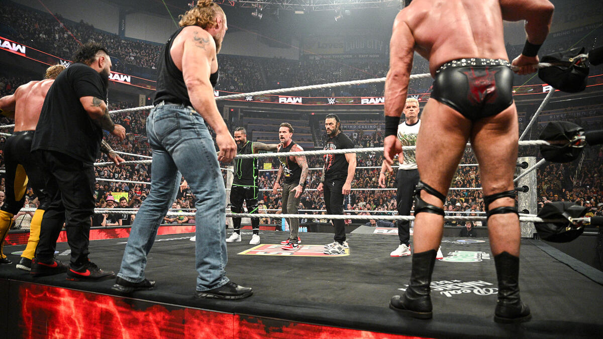 For subscribers: Bryan Alvarez’s WWE Raw report