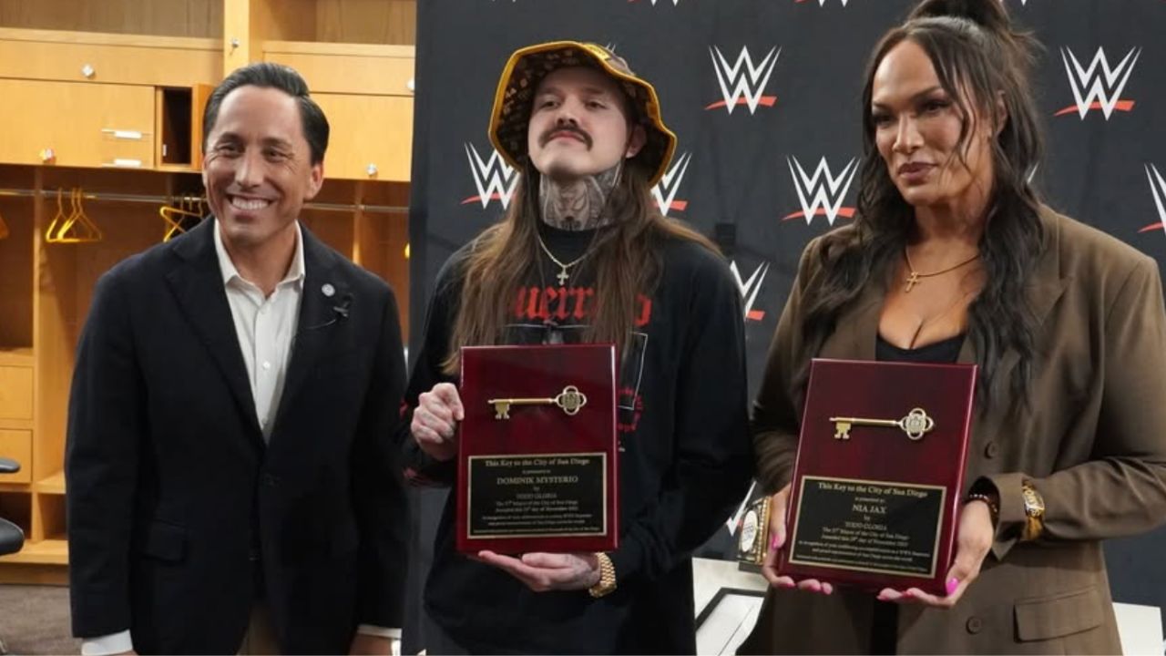 Rey & Dominik Mysterio, Nia Jax honored by the City of San Diego