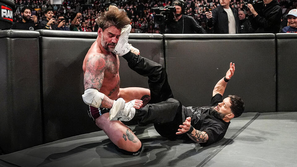 For subscribers: Bryan Alvarez’s WWE Raw report