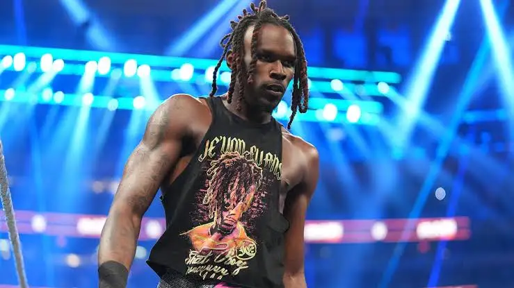 Je’Von Evans okay following WWE Raw match stoppage
