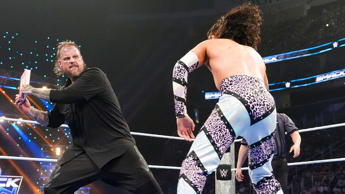 For subscribers: Bryan Alvarez’s WWE SmackDown report