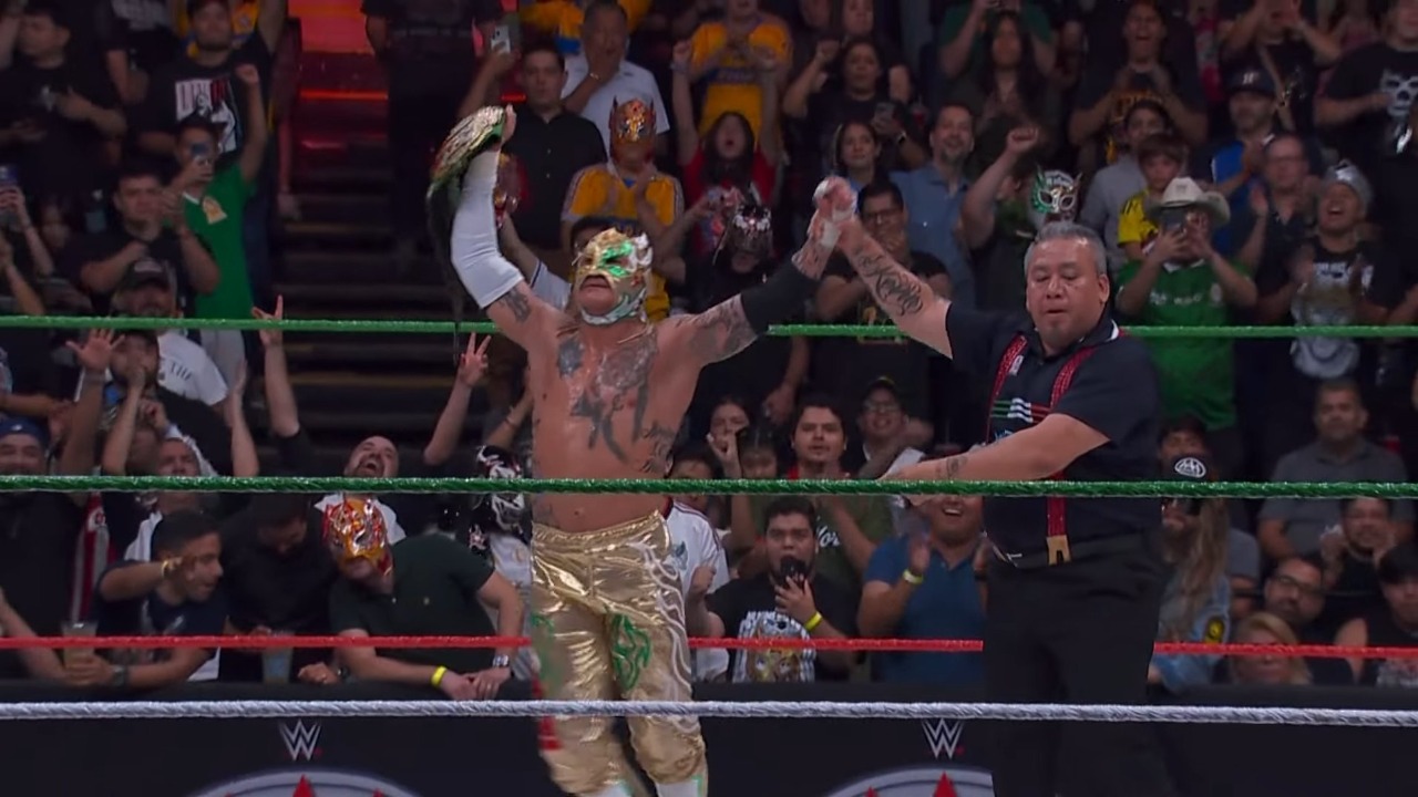 Rey Fenix wins Cruiserweight Championship at AAA Noche de Los Grandes